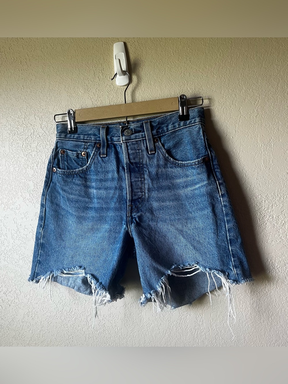 LEVIS Classic High-Rise Distressed Denim Shorts